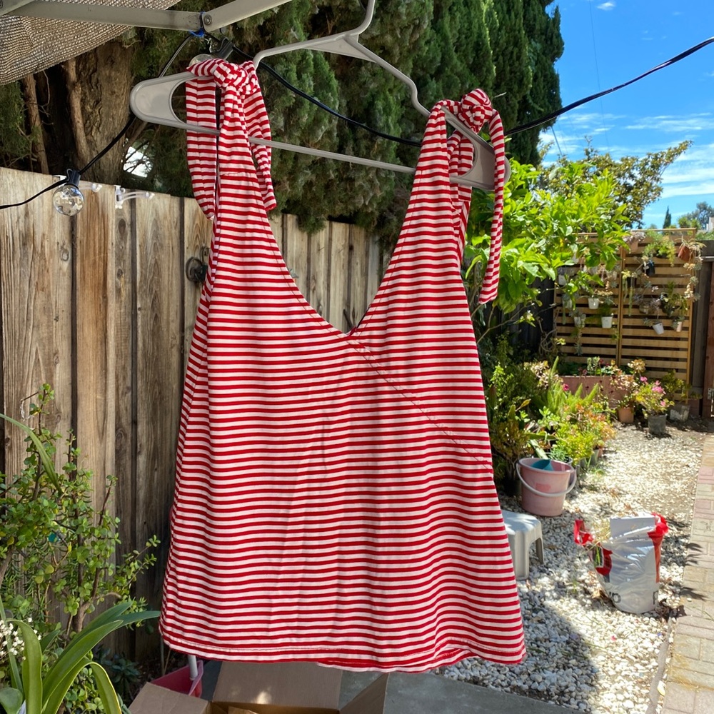 Tie strap red tank top